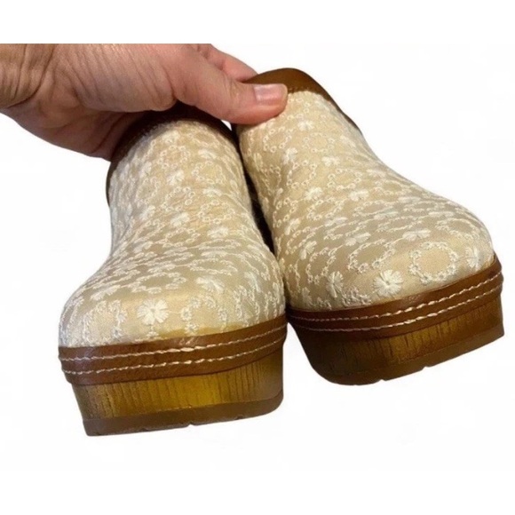 Embroidered Floral Boho Cream & Brown Platform Clog - Picture 4 of 8